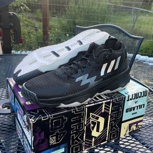 Dame 8 “Black and White” Men’s Basketball Shoe, US Size 11 Brand New